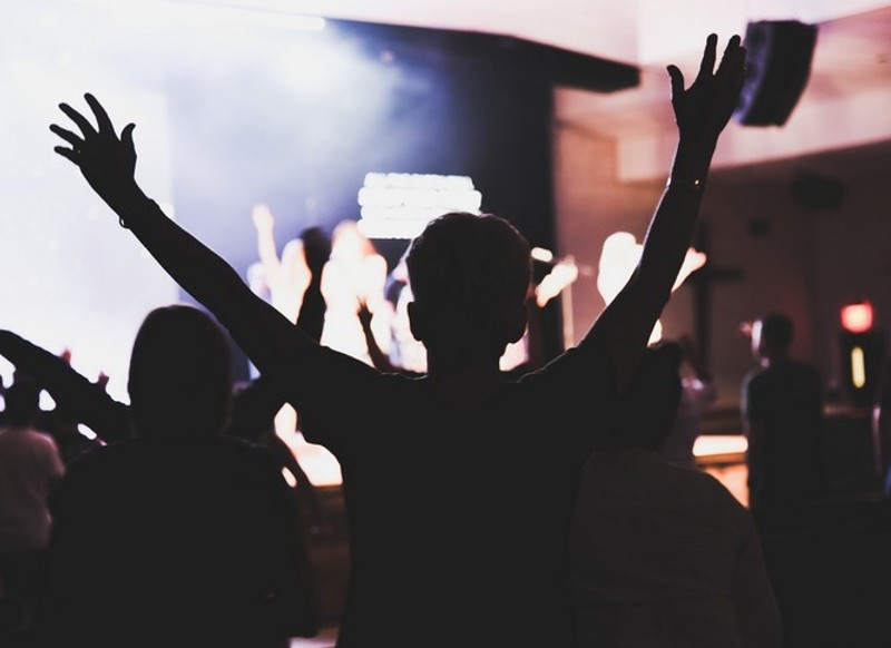 gifts for men concert tickets